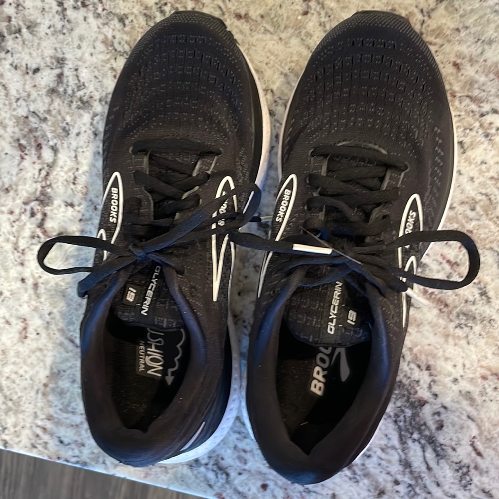 Brooks  women’s cushion neutral size 10 wide. Black and white. Worn one time.